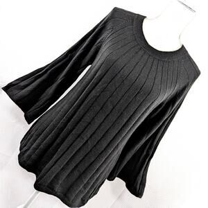 LOFT! RICH BLACK SWING CUT, BELL SLEEVE RIBBED KNIT SWEATER, SCOOP NECK! SZ M